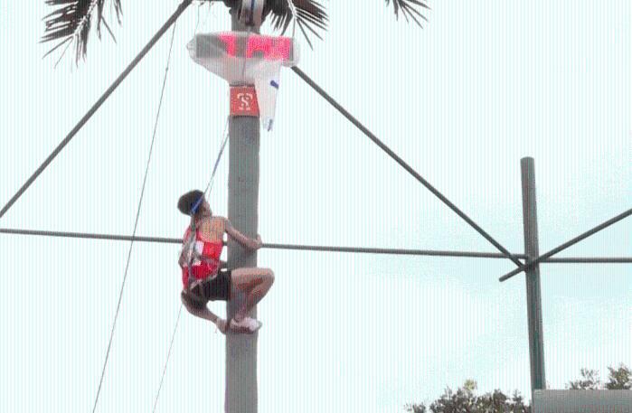 最炫民族风体育盛会在三亚开幕：攀椰竞速、竹