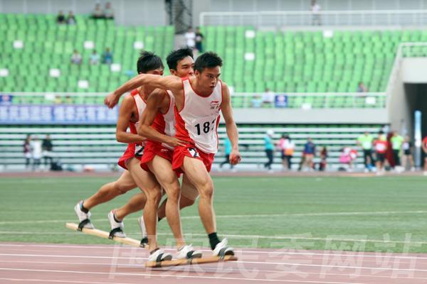 最炫民族风体育盛会在三亚开幕：攀椰竞速、竹