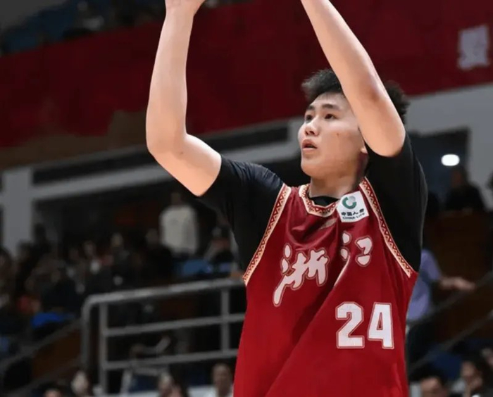 李悦洲末节爆发助浙江力克辽宁 攻守全面展现潜