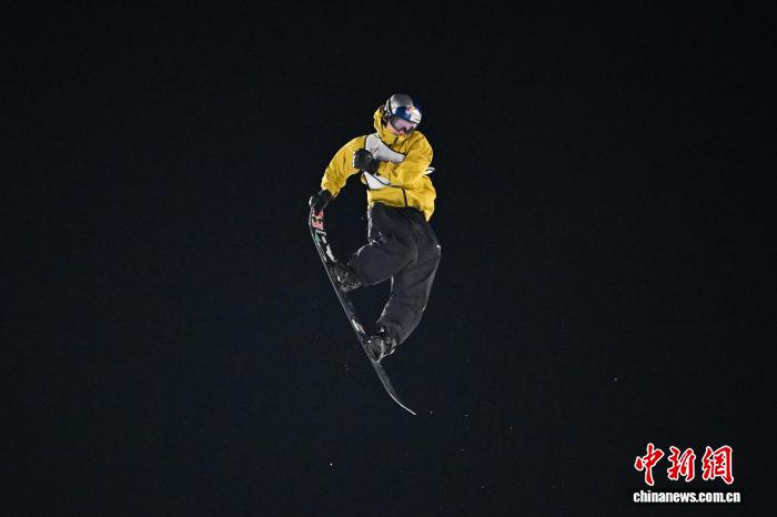 苏翊鸣携队友晋级决赛 中国单板滑雪再创佳绩