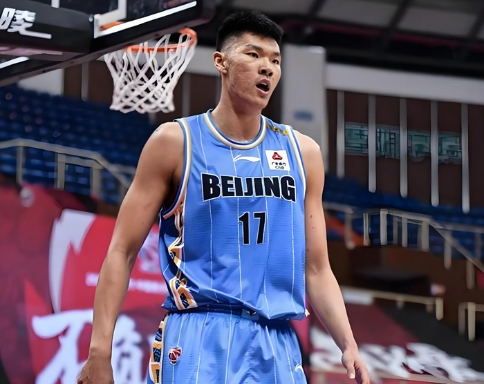 范子铭七场未登场终复出，许利民称其攻防作用