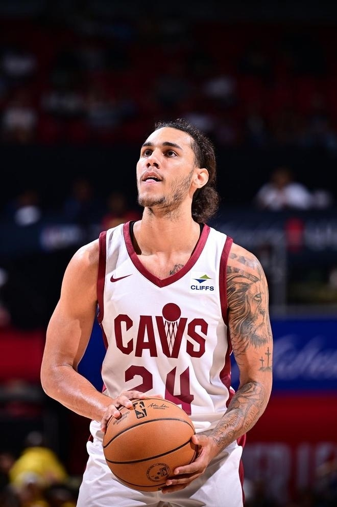 哈登加盟激发泰森进攻天赋 骑士后场轮换迎来新