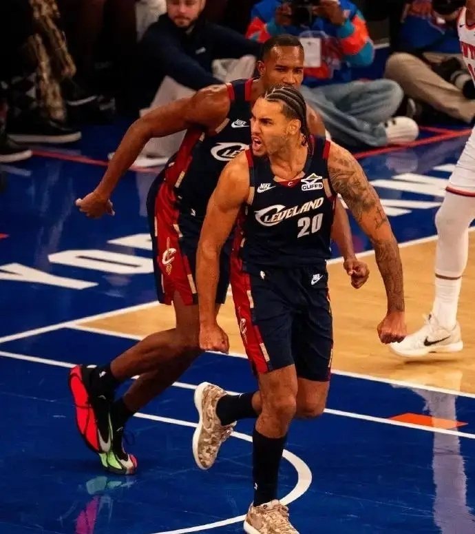 哈登加盟激发泰森进攻天赋 骑士后场轮换迎来新