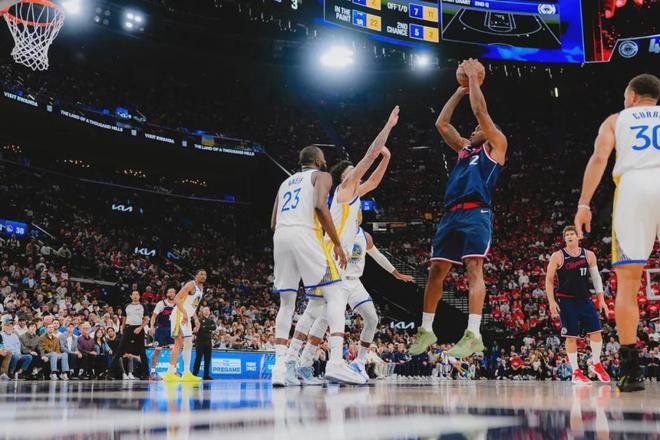 保罗晒梗图复仇快船惨败勇士