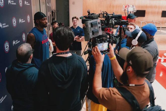 保罗晒梗图复仇快船惨败勇士