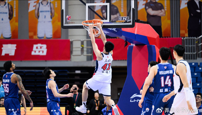 杜润旺带伤作战表现低迷 杜锋或调整轮换给王洪